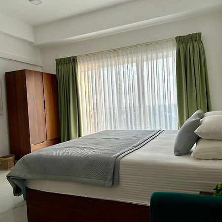 Ocean Breeze Hotel Residencies Britlanka Apartments Negombo Exterior photo