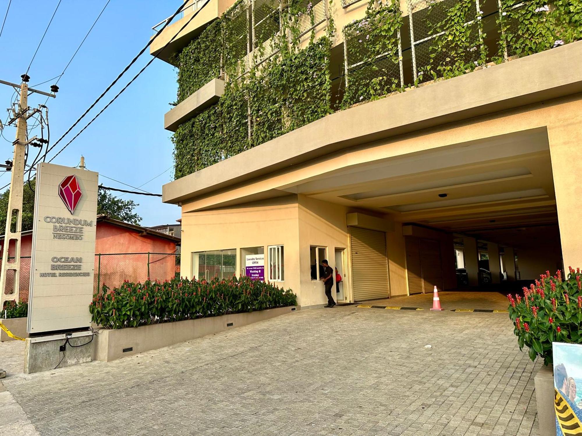 Ocean Breeze Hotel Residencies Britlanka Apartments Negombo Exterior photo