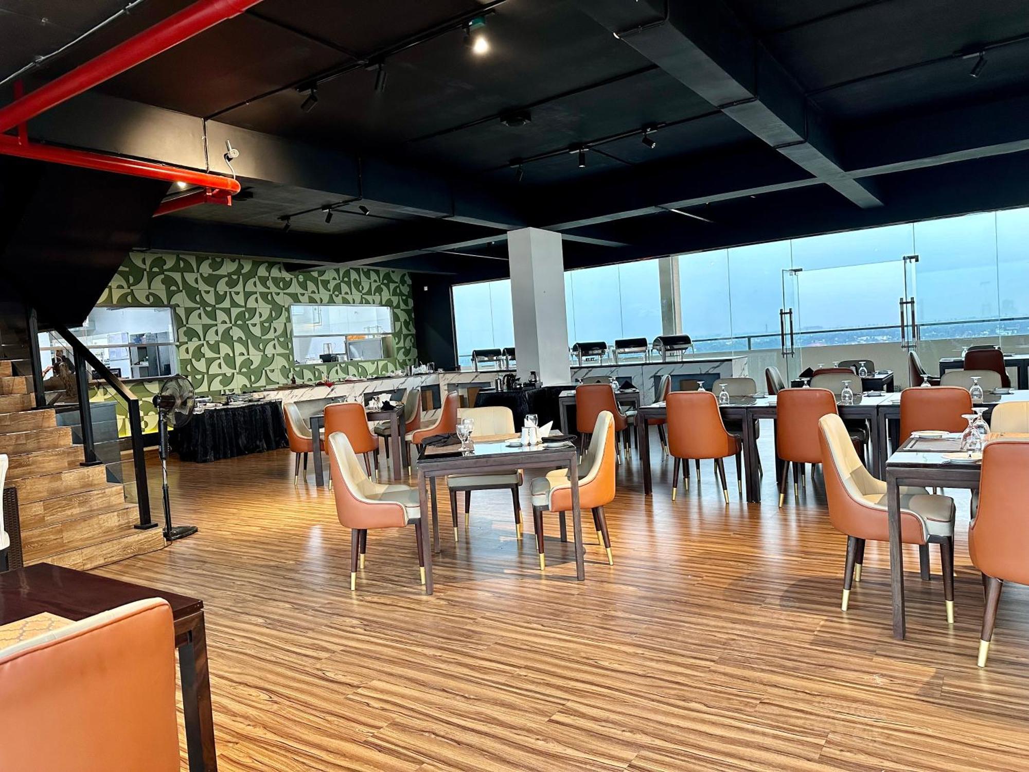 Ocean Breeze Hotel Residencies Britlanka Apartments Negombo Exterior photo