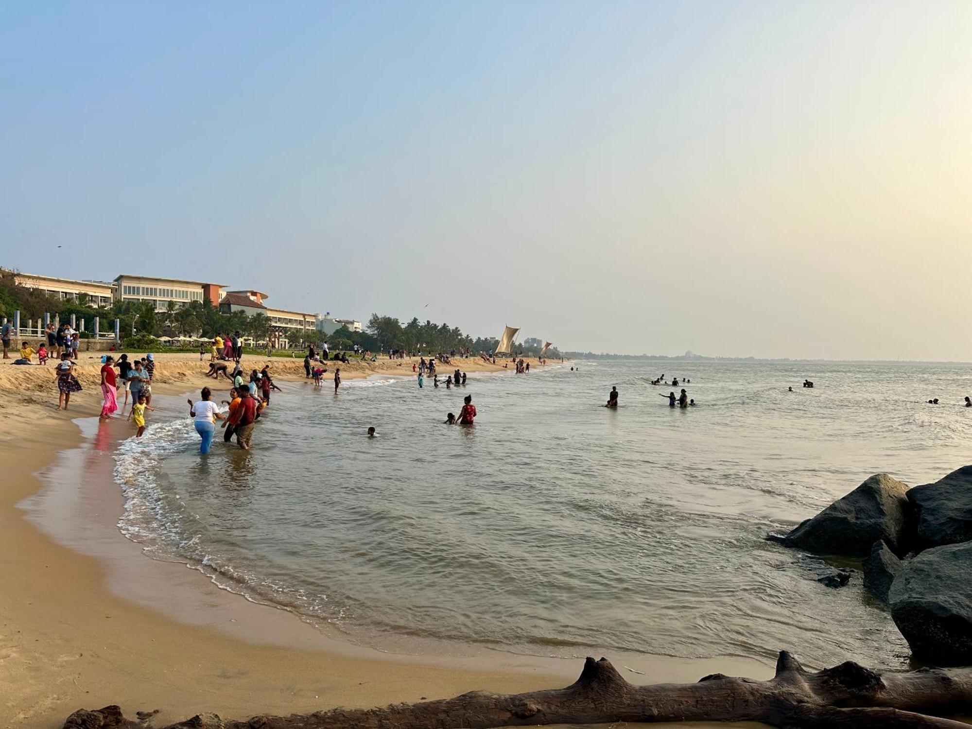Ocean Breeze Hotel Residencies Britlanka Apartments Negombo Exterior photo